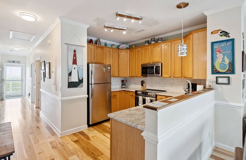 Folly Beach Condo | Marshwinds 2U! River View Top Floor Condo with Community Pool - Elevator Access