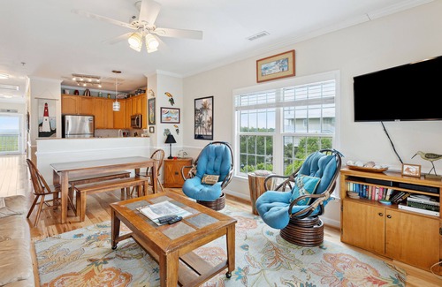 Folly Beach Condo | Marshwinds 2U! River View Top Floor Condo with Community Pool - Elevator Access