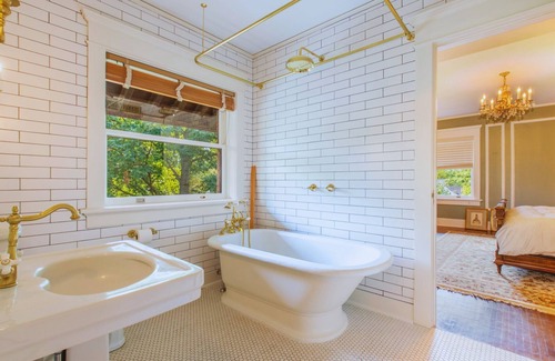 Lincoln Bed & Breakfast | Martha's Bed and Breakfast