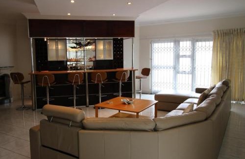 Bluewater Bay House | Martha's Guesthouse