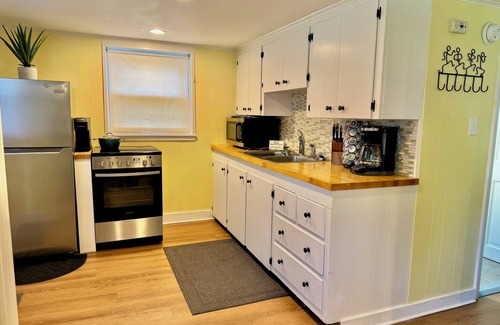 Vineyard Haven Apartment | Martha’s Vineyard Condo w/Pool minutes from Ferry