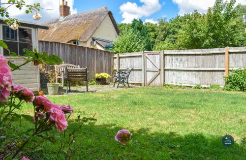 Holworth House | Martie Cottage - cosy cottage idyllic village