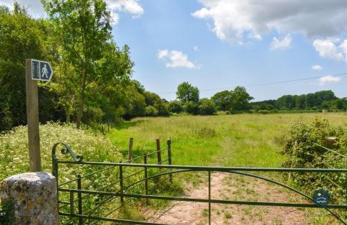 Holworth House | Martie Cottage - cosy cottage idyllic village