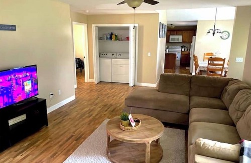 Martin House | π Martin TN 3 Bedroom Home Close to UTM
