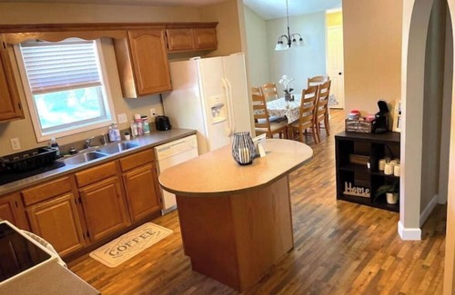 Martin House | π Martin TN 3 Bedroom Home Close to UTM