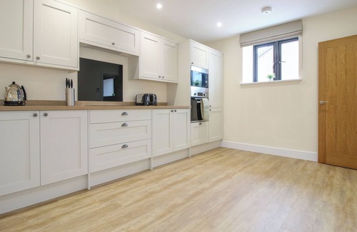 Felton Cottage | MARTINGALE COTTAGE, pet friendly, with a garden in West Felton