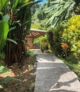 Le Lamentin House | Martinique La petite maison dans la Colline