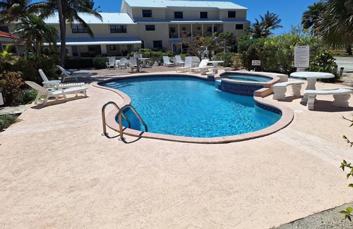Bahamas Terrace Condo | Marvelous 2-bedroom condo in Freeport with WiFi