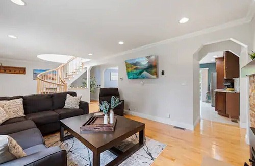 South Blooming Grove House | Marvelous 6-bedroom house with AC in Monroe