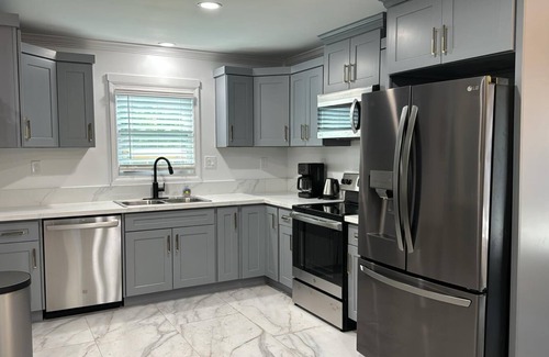 Ellendale House | Marvelous and Spacious Southern Palace with Plenty of Beds