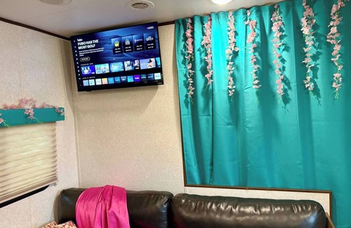 Magnolia Resort | MaRVelous Casita in Lovely RV Resort Pool Gym AC Fast WiFi,Great for long stay!