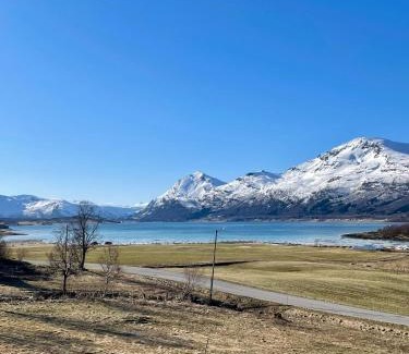 Tjeldsund House | Marvelous farmhouse with WiFi in Troms, Northern Norway