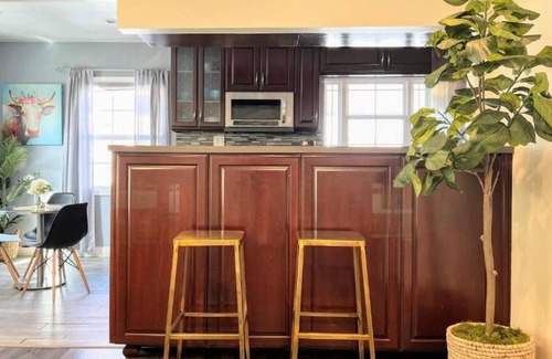 Ladera Heights House | Marvelous House Close to Beach (MK1-LAD)