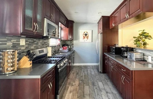 Ladera Heights House | Marvelous House Close to Beach (MK1-LAD)