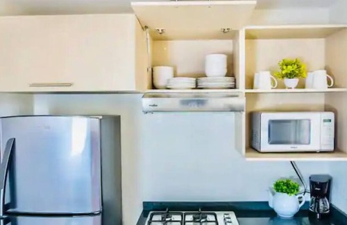 San Pedro Tlaquepaque Apartment | Marvelous Suite for up to 8! Location!