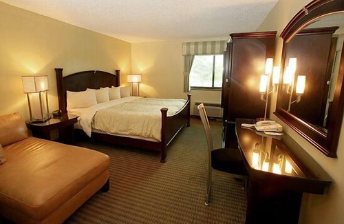 Southfield Hotel | Marvin's Garden Inn