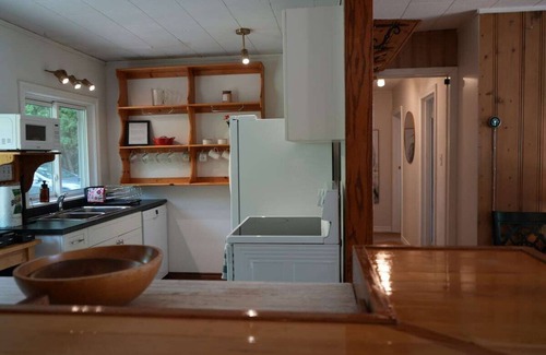 Port Sydney House | Mary Lake Sunset Lodge