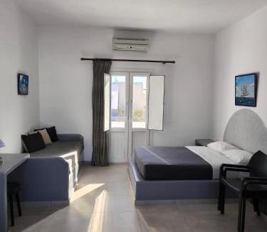 Perivolos Apartment | Mary Rooms