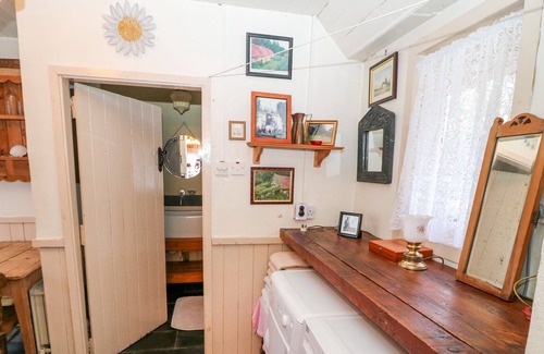 Cordal Cottage | MARY ROSE COTTAGE, pet friendly in Castleisland, County Kerry