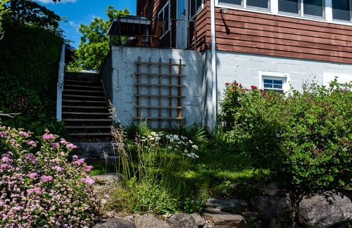 Town of Torrey Cottage | Mary's lake house, enjoy the magic of the Finger Lakes .