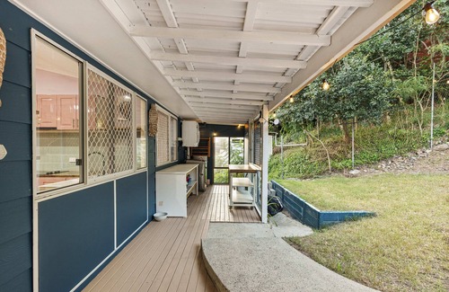 Gympie House | Mary's Manor - Stylish & Luxurious 3 Bedroom House - Pets Allowed!