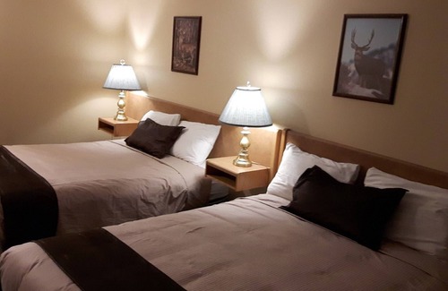 Golden Hotel | Mary's Motel