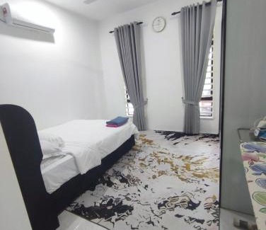 Kampung Pak Madah House | Maryam Homestay