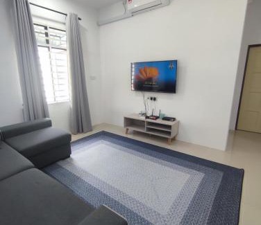 Kampung Pak Madah House | Maryam Homestay