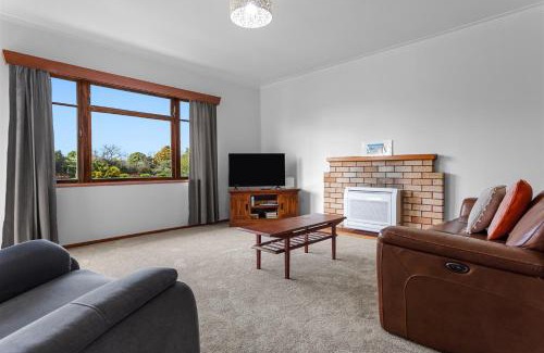 Waiotahi House | Marys Cozy Cottage