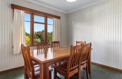 Waiotahi House | Marys Cozy Cottage