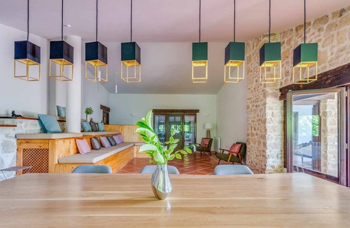 La Llacuna House | Masía Ventanell Casa Mirador