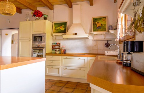 Serinya House | Mas Cal Carreter - Take a break