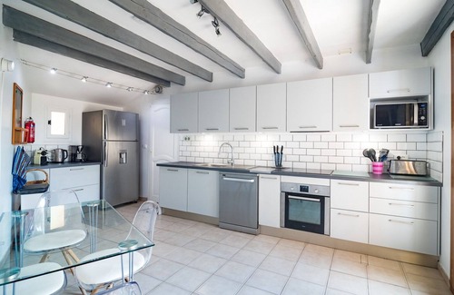Saint-Martin-de-Londres Villa | Mas de Bouis: Hi-Spec 6bdrm Villa⭐️Views⭐️Heated Pool⭐️Boules⭐️Playgrnd⭐️Grounds