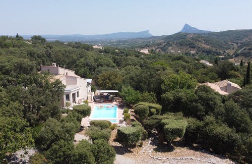 Saint-Martin-de-Londres Villa | Mas de Bouis: Hi-Spec 6bdrm Villa⭐️Views⭐️Heated Pool⭐️Boules⭐️Playgrnd⭐️Grounds