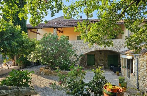 Saint-Sauveur-de-Cruzieres Bed & Breakfast | Mas des Molières
