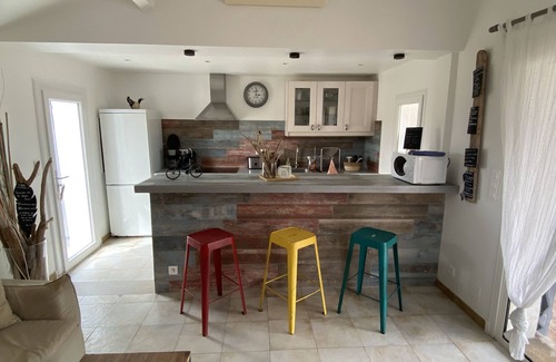 Saintes-Maries-de-la-Mer House | Mas des Oliviers HOUSE/GITE, HEATED SWIMMING POOL and CLOSED GARDEN (3 pets allowed)