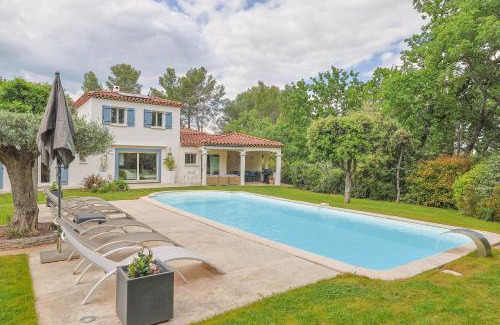 Meyrargues Villa | Mas des Ecureuils