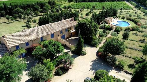 Suze-la-Rousse House | Mas des Lavandes - 3 gîtes de charme au calme avec grande piscine en Drôme-Provençale