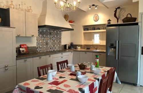 Caux House | Mas Du Petit Chemin
