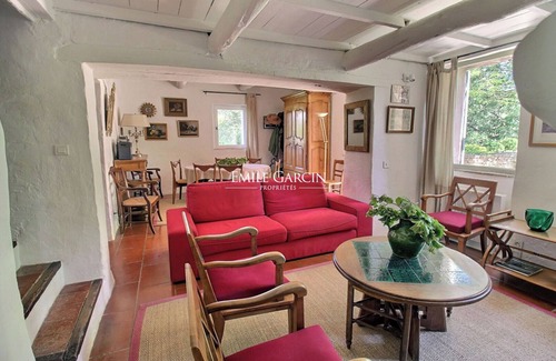 Puyvert Other | Mas for rent in the Luberon, surrounded by vineyards