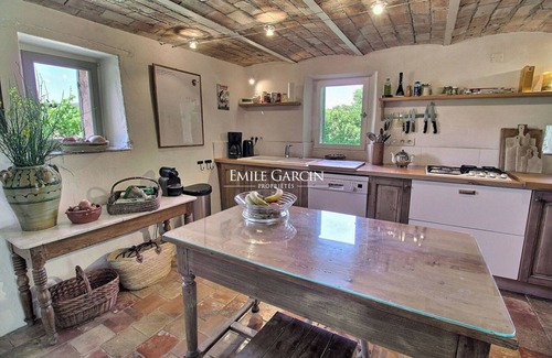 Puyvert Other | Mas for rent in the Luberon, surrounded by vineyards
