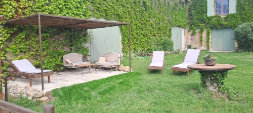 Mouries House | mas le devenson