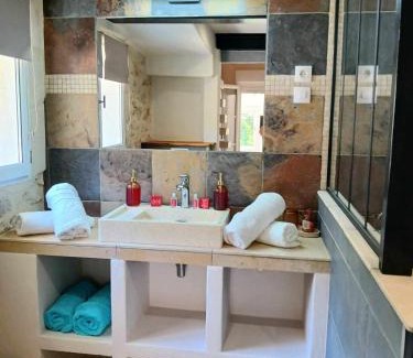 Saint-Etienne-du-Gres Bed & Breakfast | Mas Leblanc des Alpilles