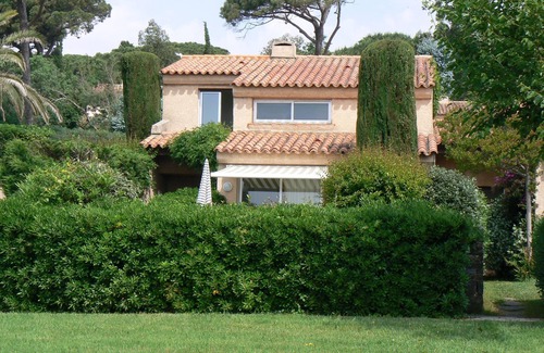 Guerrevieille Villa | MAS PROVENCAL SEA VIEW FACING SAINT TROPEZ FROM JULY 19 TO JULY 26, 2025