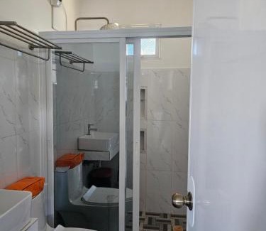 Sual House | Masamirey Hilltop Cottage with Mini Pool and Beach Access & WIFI - newly built March 2025