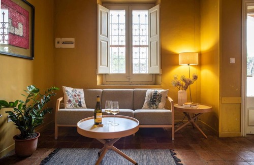 Torrelavit Villa | Masia Can Comas