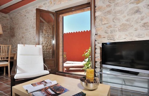 Banyeres del Penedes Apartment | Masia Casa Roja for 2 people
