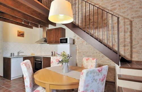 Banyeres del Penedes Cottage | Masia Casa Roja for 5 people