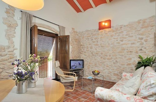 Banyeres del Penedes Cottage | Masia Casa Roja for 5 people