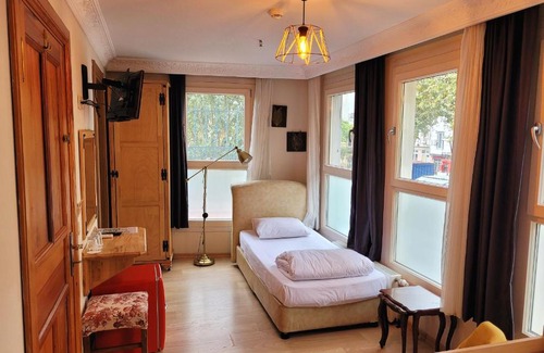 Kumkapi Bed & Breakfast | Masif House